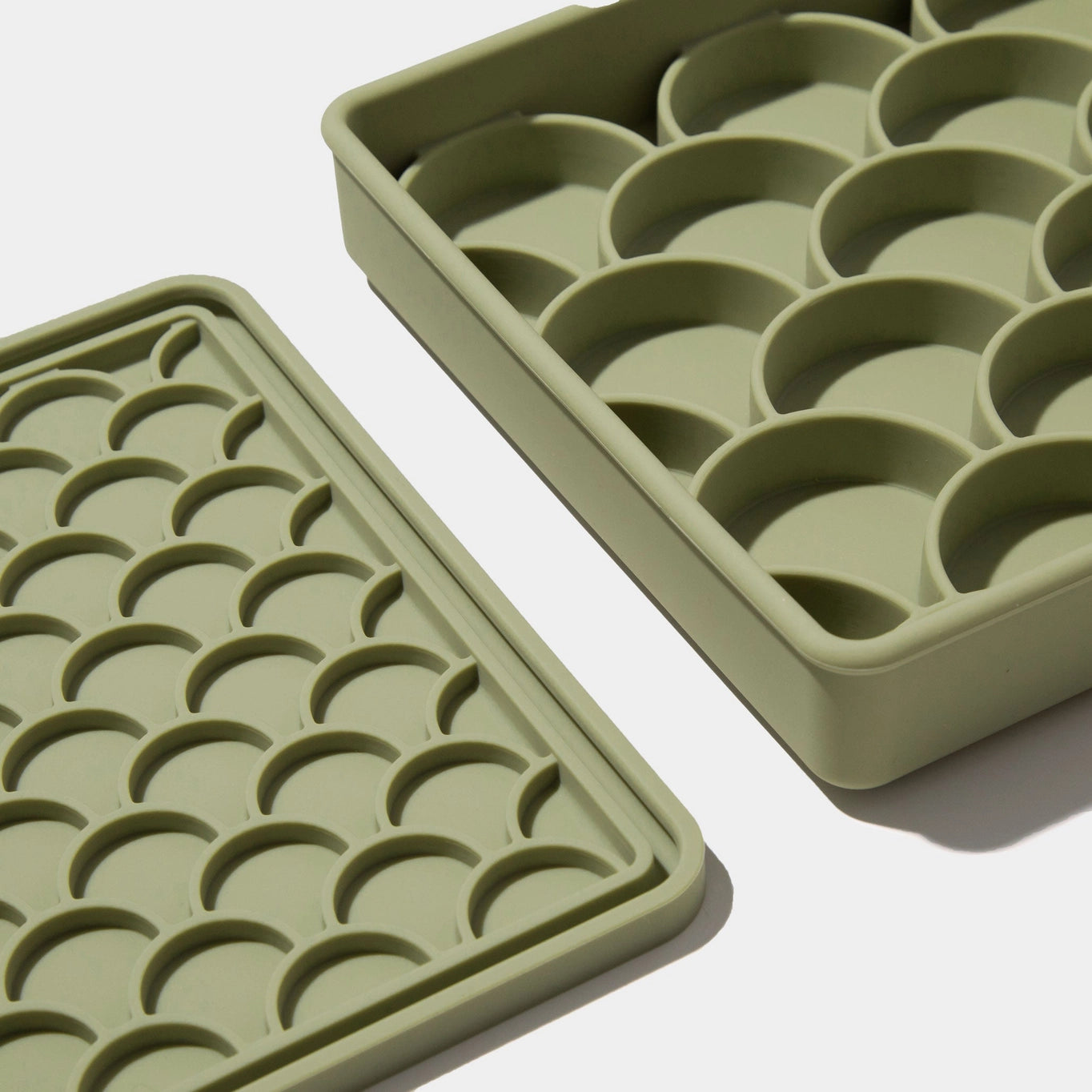 Dogged 3-In-1 Fish Scale Slow Feeder